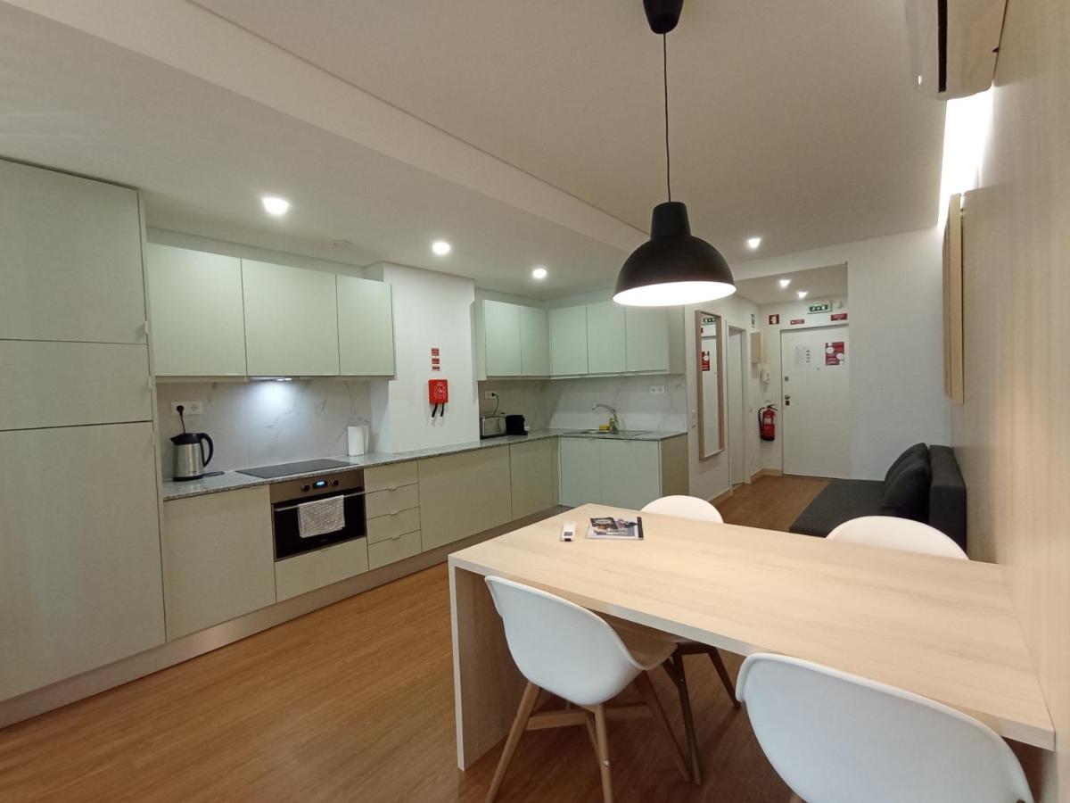 715 Gale Apartment Wi-Fi, Estacionamento Порту Экстерьер фото